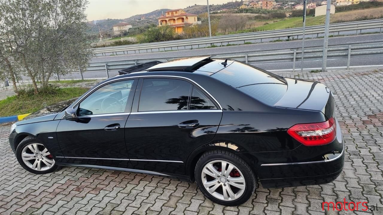 2010' Mercedes-Benz E 220 photo #6