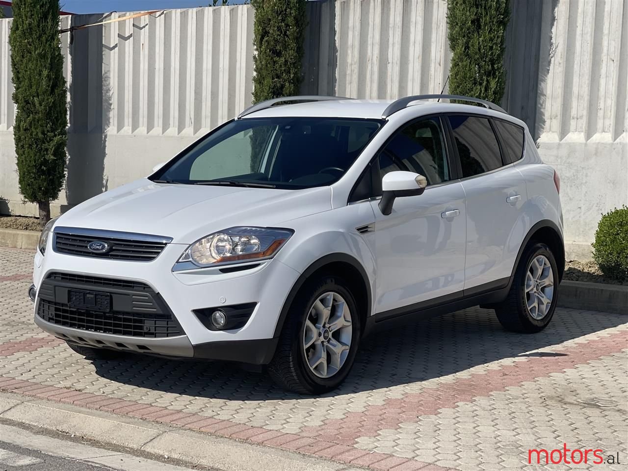 2012' Ford Kuga photo #1