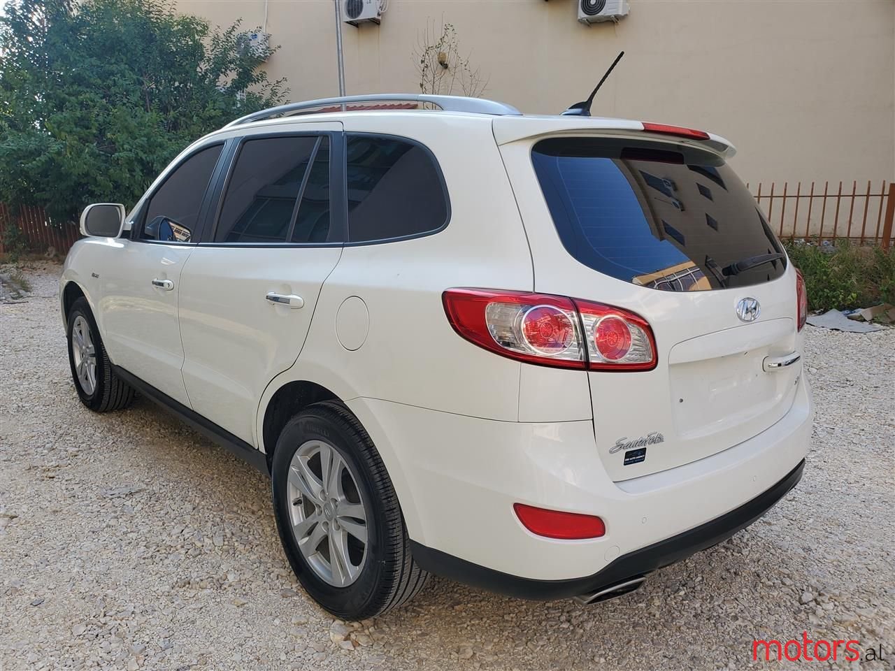 2010' Hyundai Santa Fe photo #4