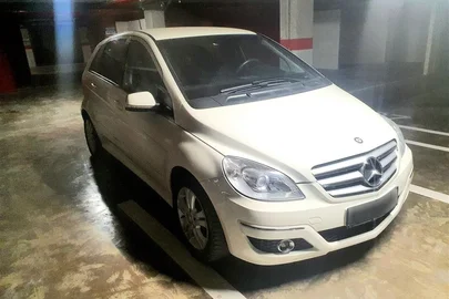 2011' Mercedes-Benz B 180