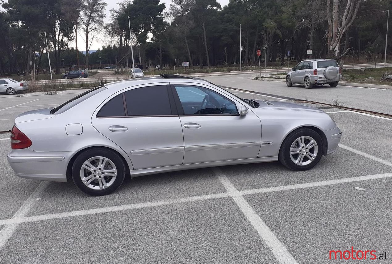 2003' Mercedes-Benz 220 photo #1