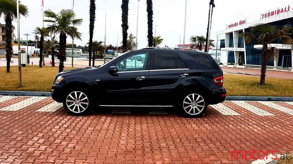 2011' Mercedes-Benz ML 350 photo #3