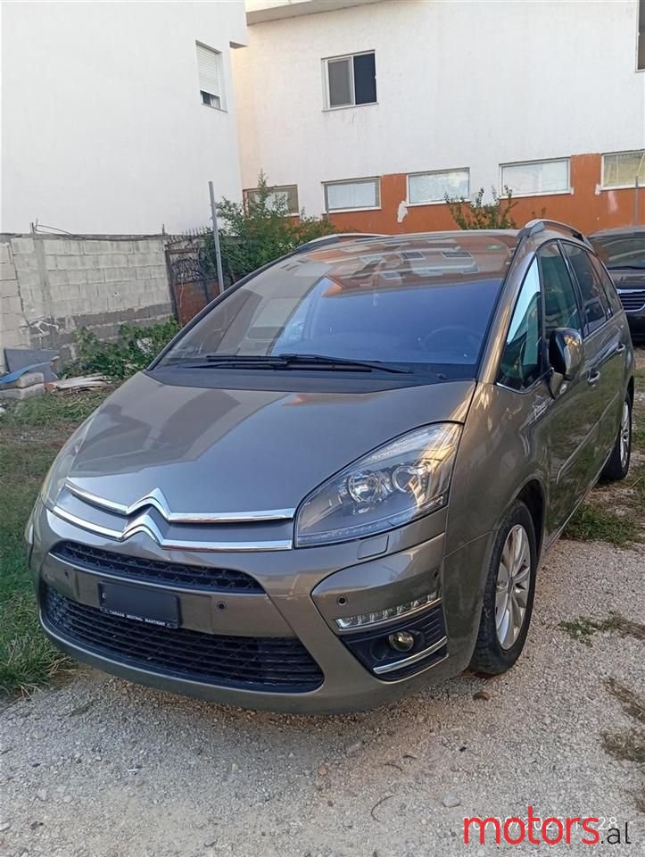 2013' Citroen Grand C4 Picasso photo #5