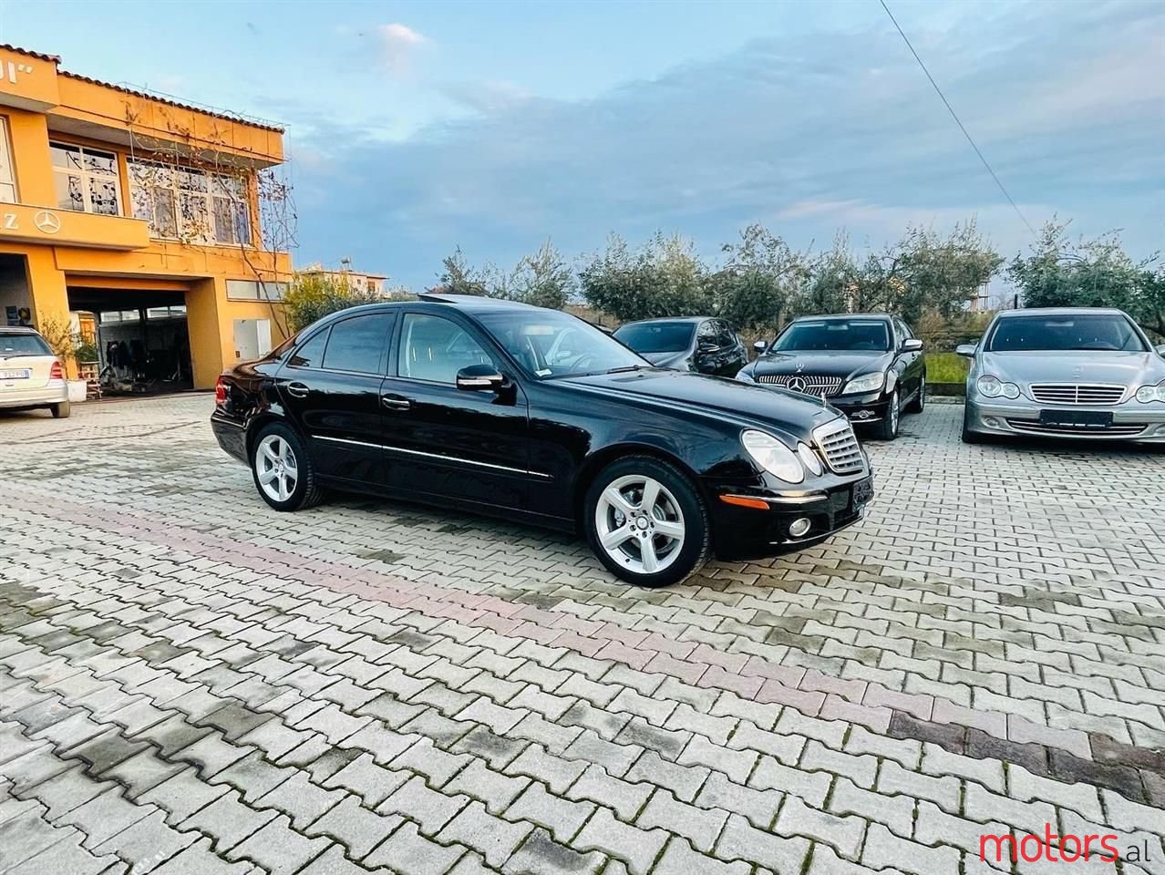 2008' Mercedes-Benz E 300 photo #1