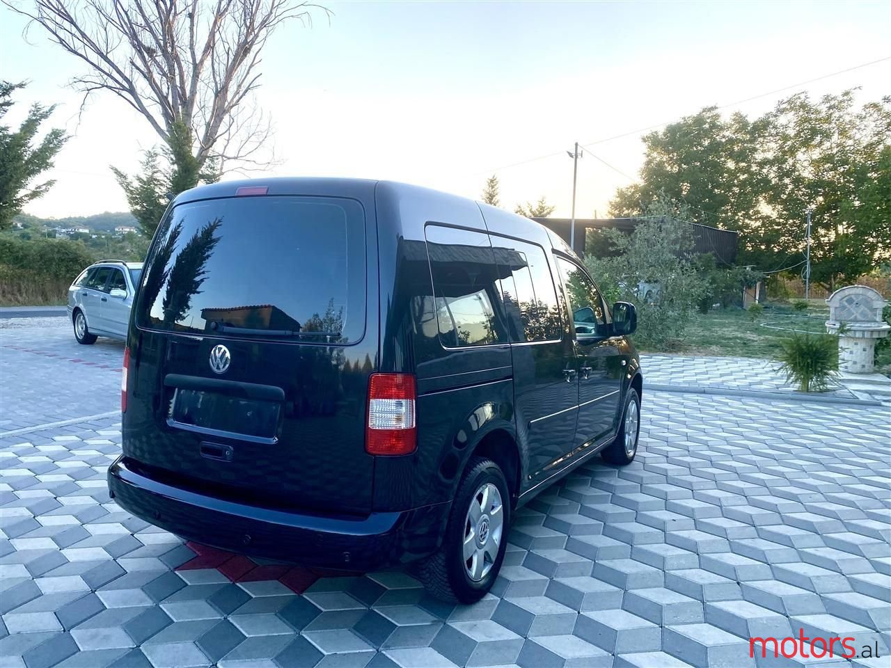 2007' Volkswagen Caddy photo #2