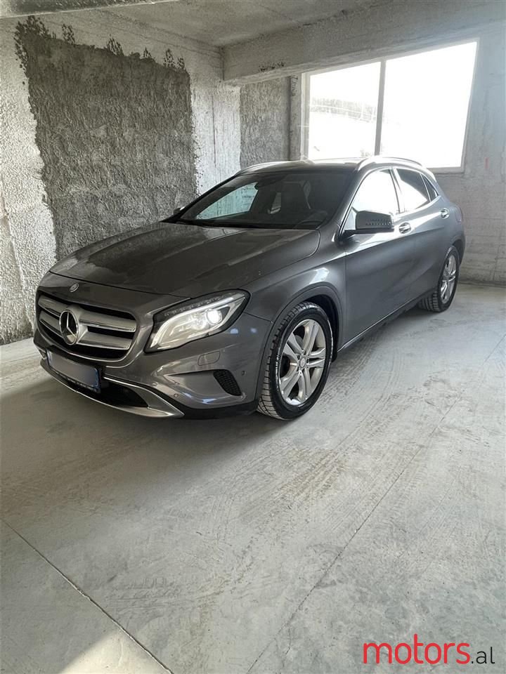 2014' Mercedes-Benz GLA 220 photo #3