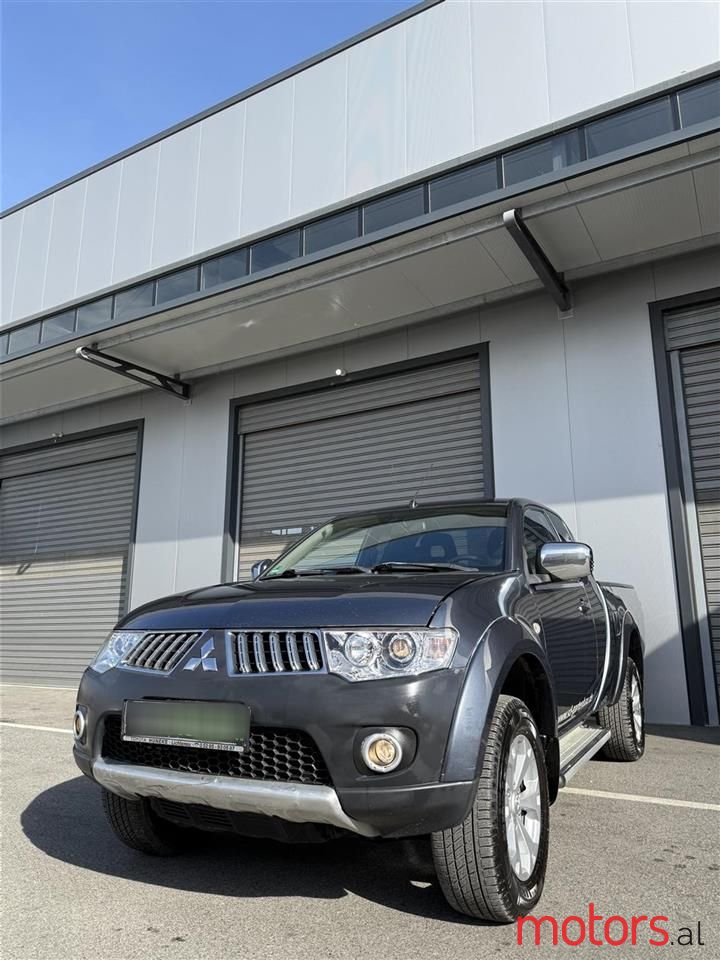 2010' Mitsubishi L200 photo #3