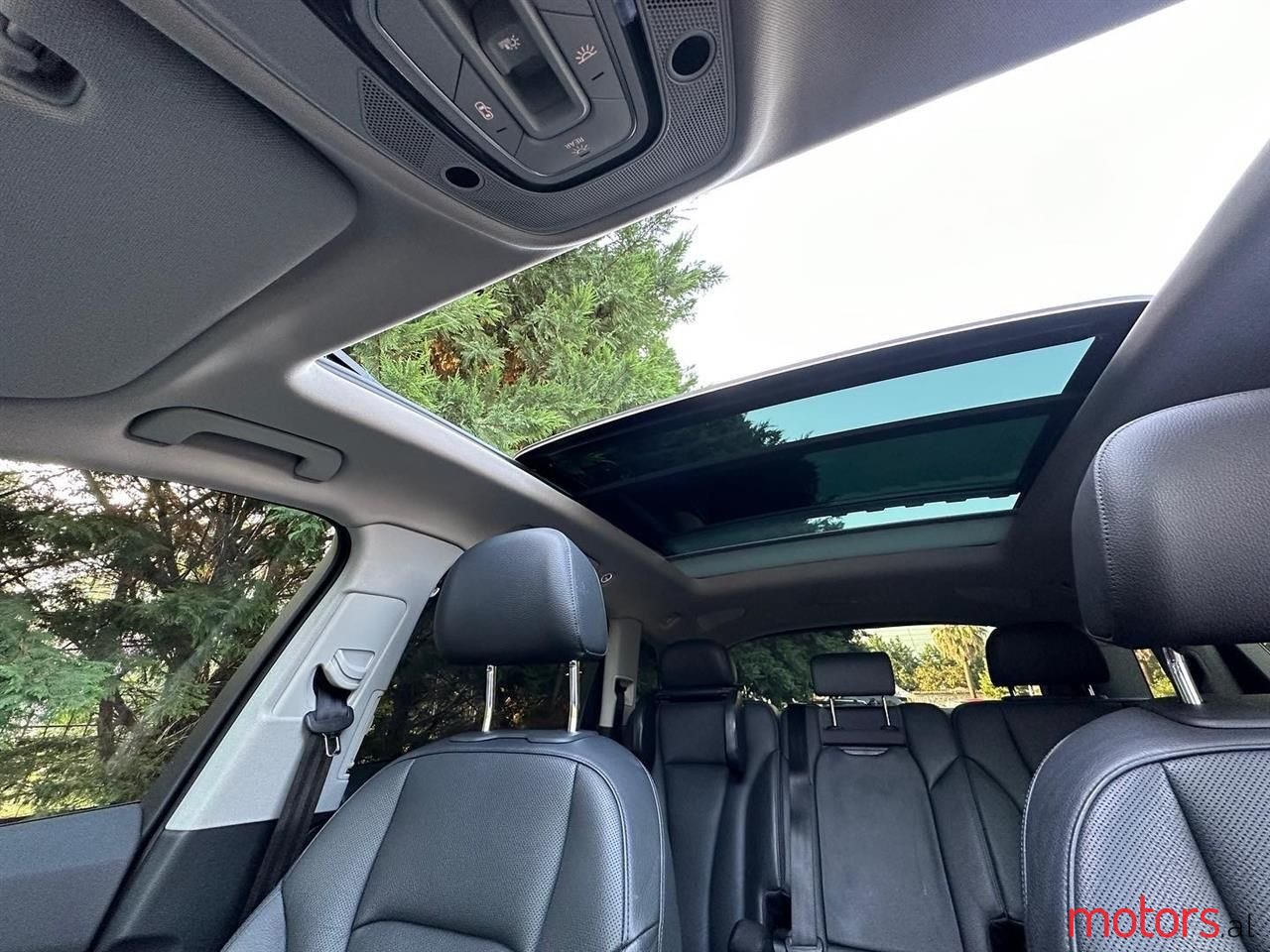 2016' Audi Q7 photo #5