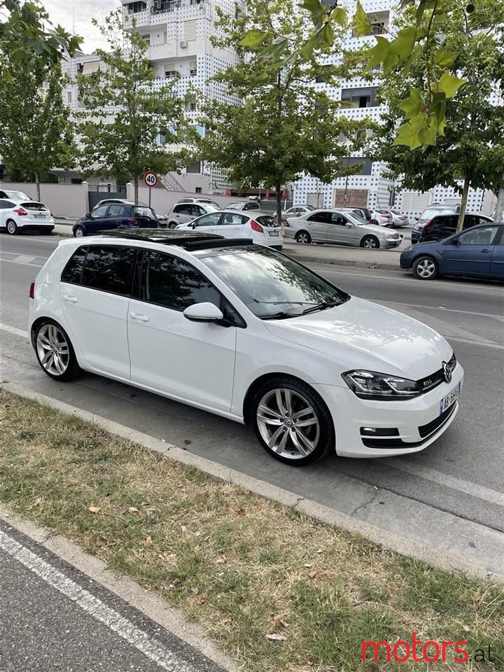 2015' Volkswagen Golf photo #1