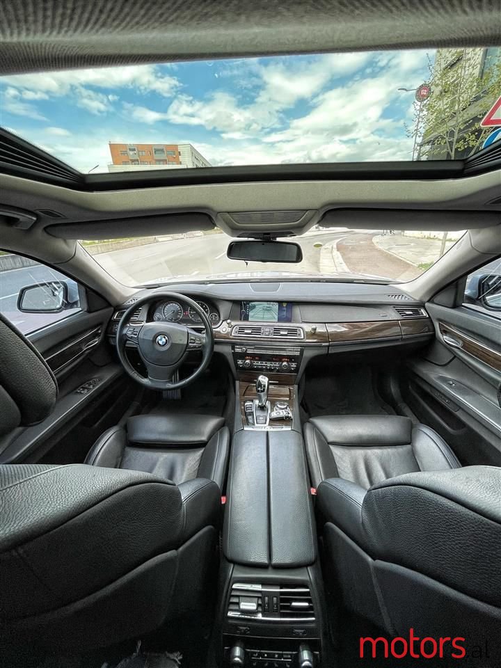 2010' BMW 740 photo #6