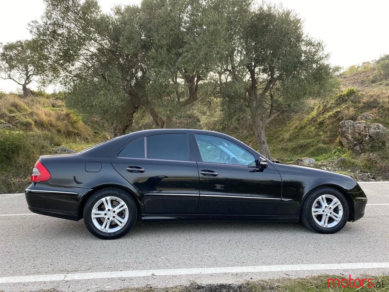 2007' Mercedes-Benz E 220 photo #4