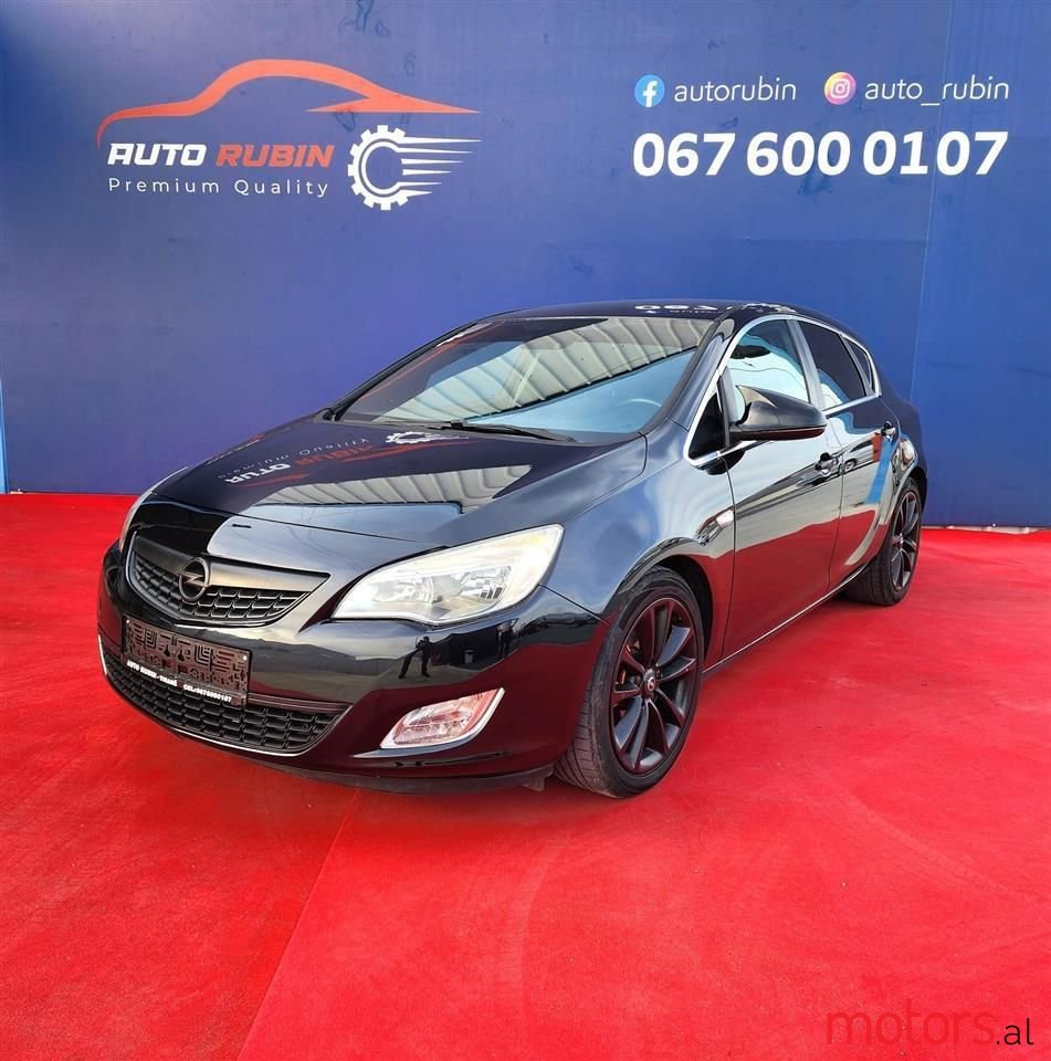 2010' Opel Astra photo #1