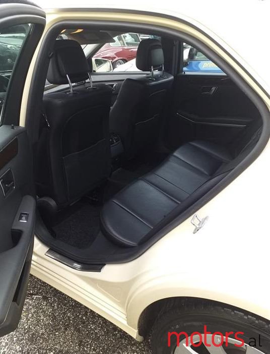 2012' Mercedes-Benz E 200 photo #4