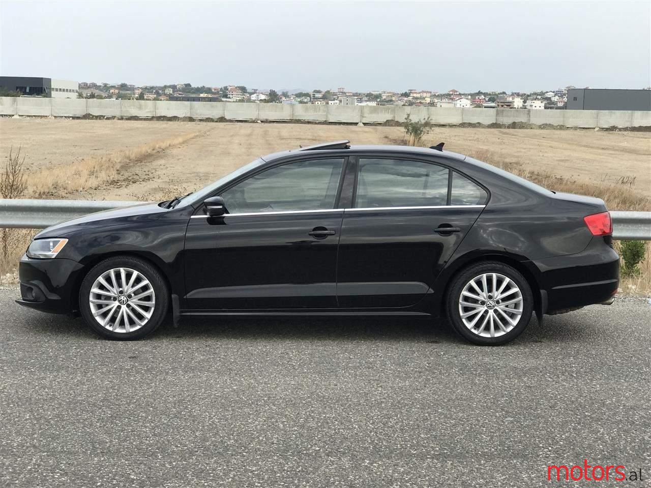 2011' Volkswagen Jetta photo #3