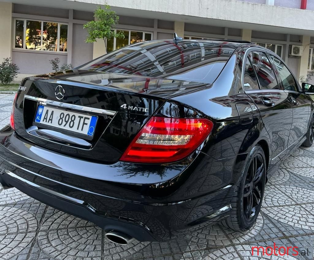 2012' Mercedes-Benz C 300 photo #3