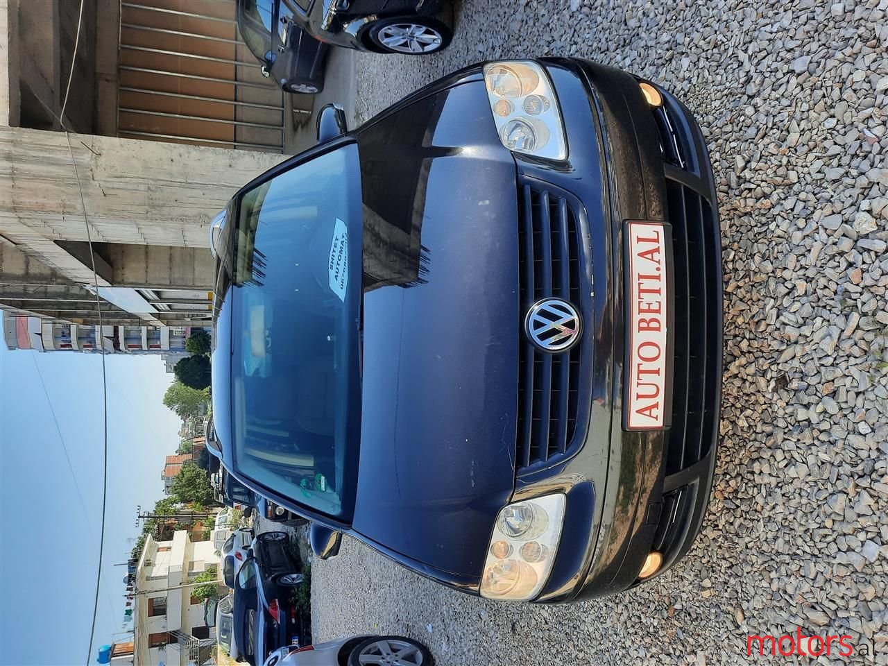 2005' Volkswagen Touran photo #4