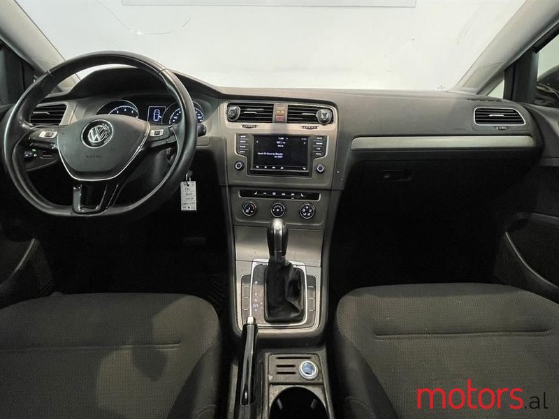 2016' Volkswagen Golf photo #3