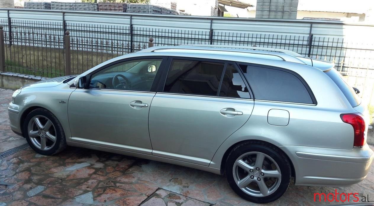 2008' Toyota Avensis photo #1