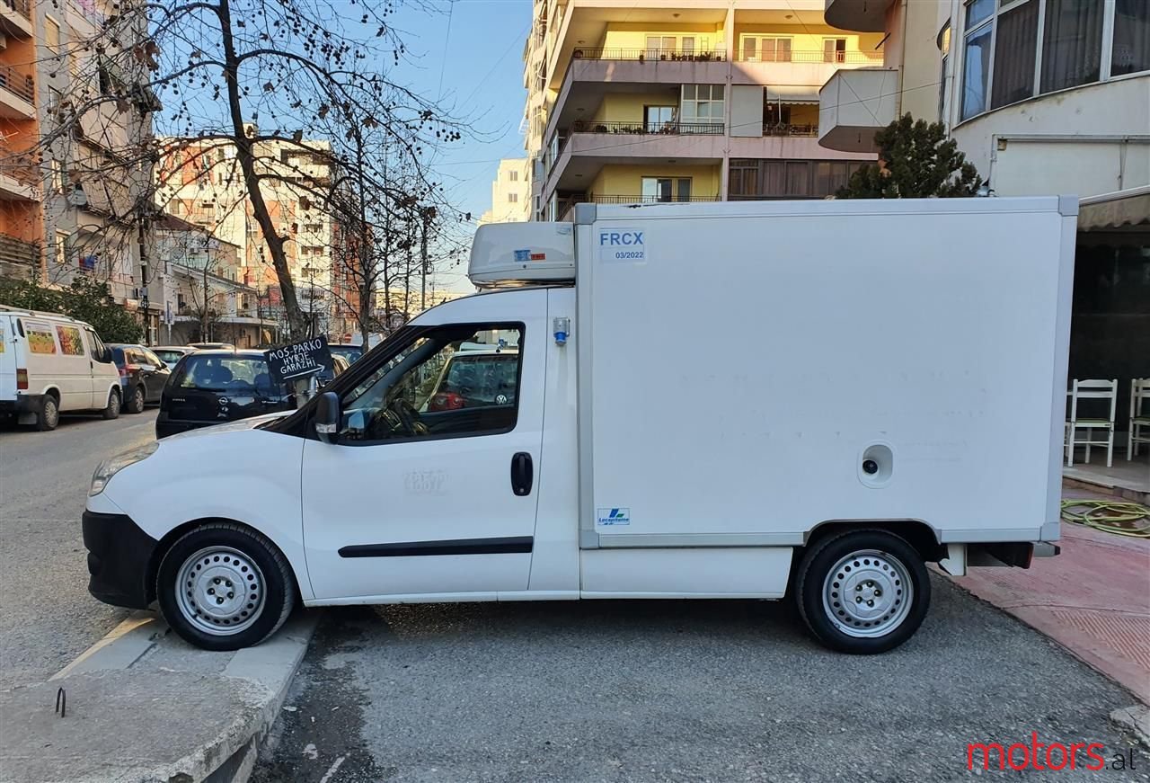 2010' Fiat Doblo photo #2