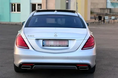 2014' Mercedes-Benz S 550