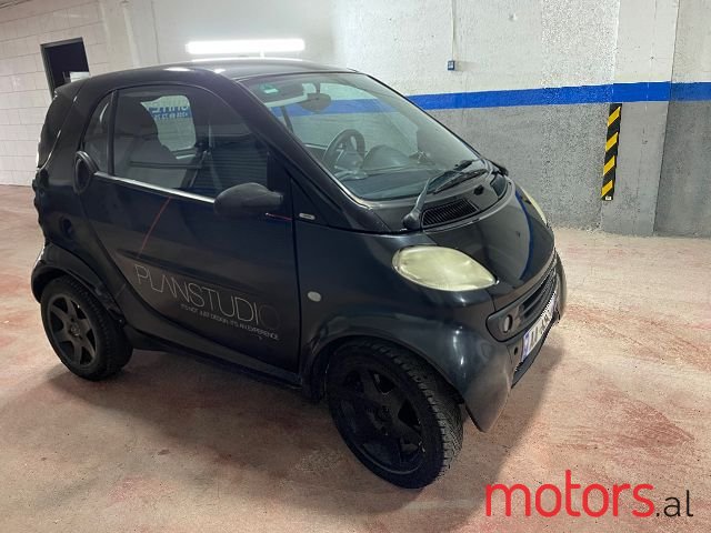 2001' Smart Fortwo photo #2