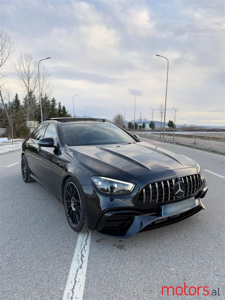 2020' Mercedes-Benz E 220 photo #2