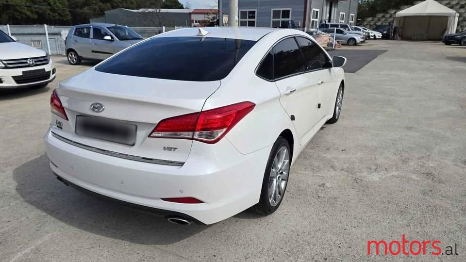 2013' Hyundai i40 photo #5