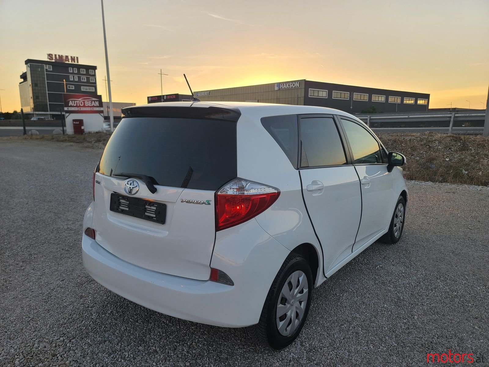 2014' Toyota Verso-S photo #4