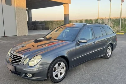 2006' Mercedes-Benz E 200