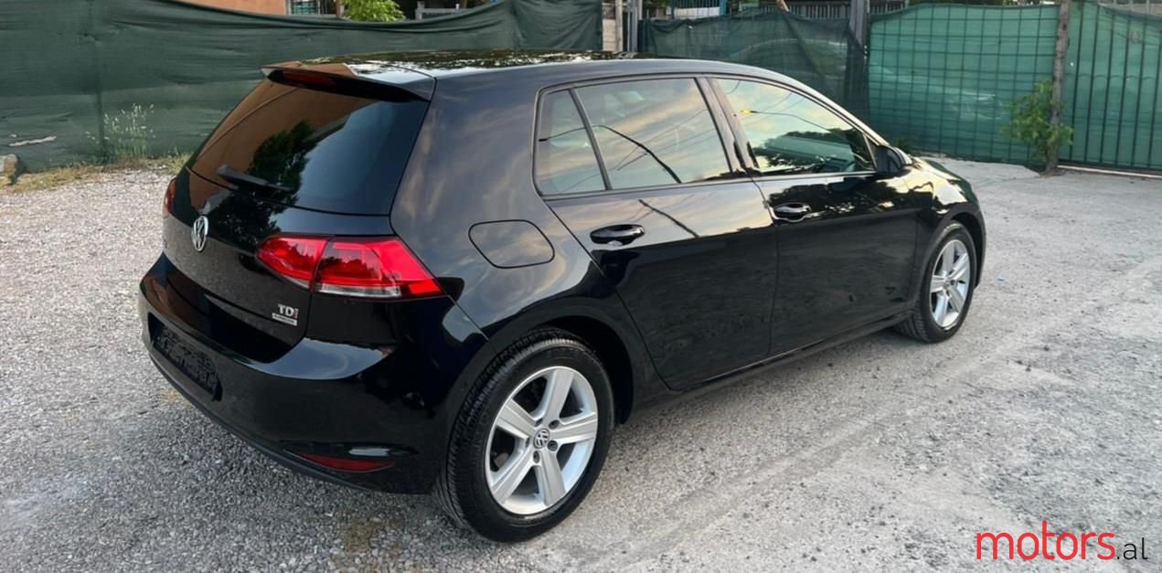 2013' Volkswagen Golf photo #5