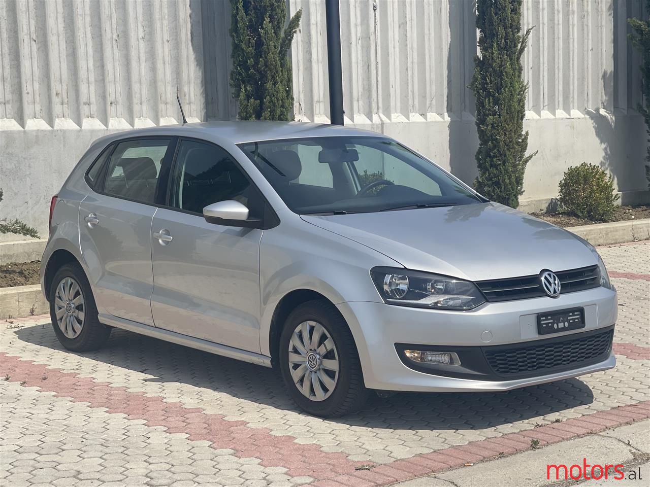 2011' Volkswagen Polo photo #1