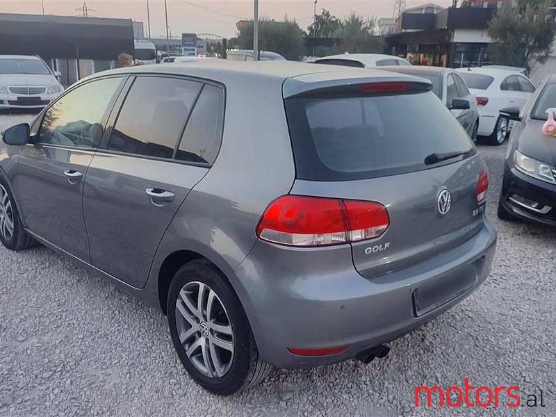 2010' Volkswagen Golf photo #5