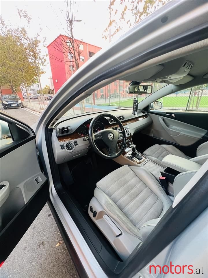 2006' Volkswagen Passat photo #6