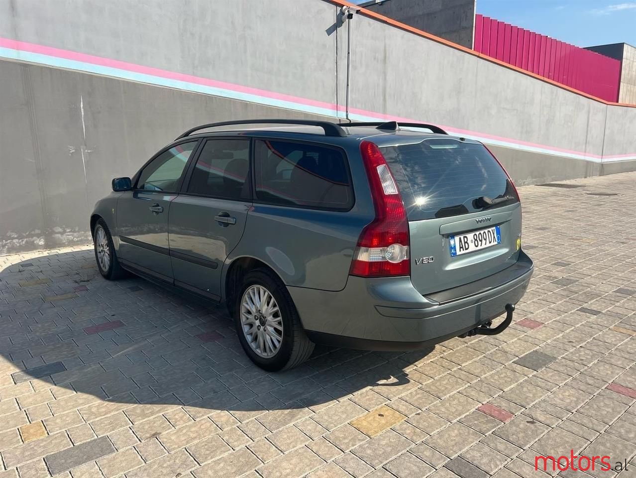 2005' Volvo V50 photo #2