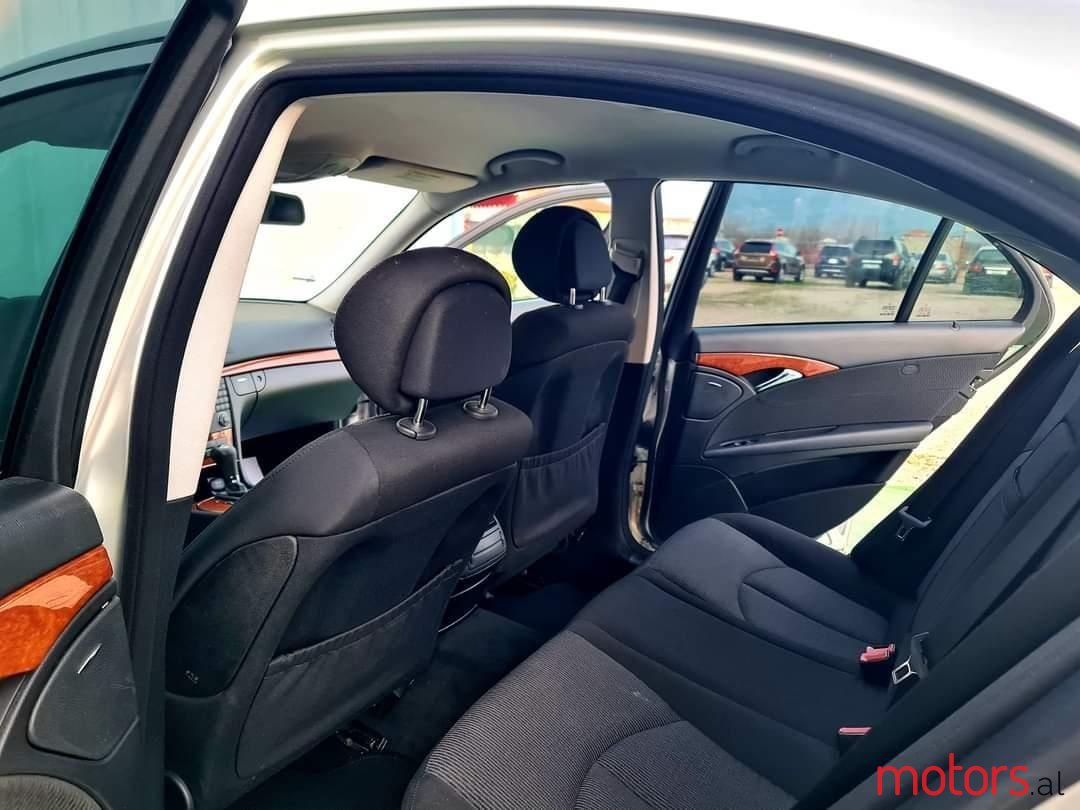 2006' Mercedes-Benz E 220 photo #5