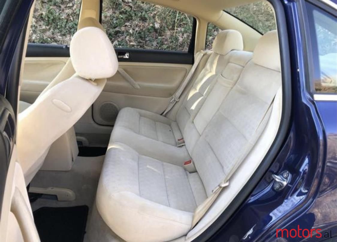 2003' Volkswagen Passat photo #4