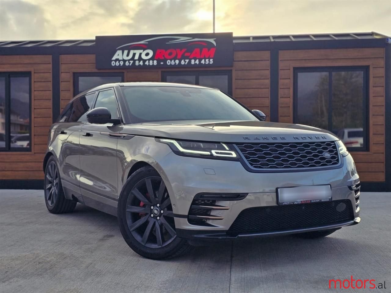 2018' Land Rover Range Rover Velar photo #3