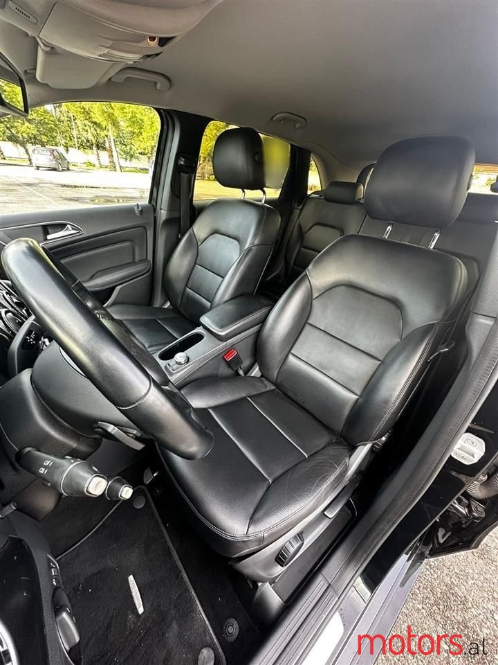 2013' Mercedes-Benz B 200 photo #3