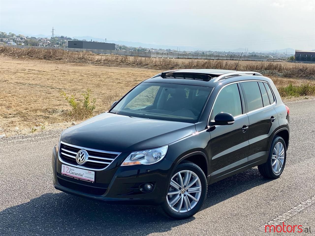 2009' Volkswagen Tiguan photo #1