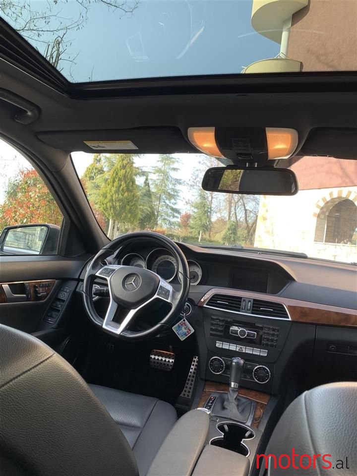 2012' Mercedes-Benz C 300 photo #5