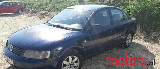 2000' Volkswagen Passat photo #2