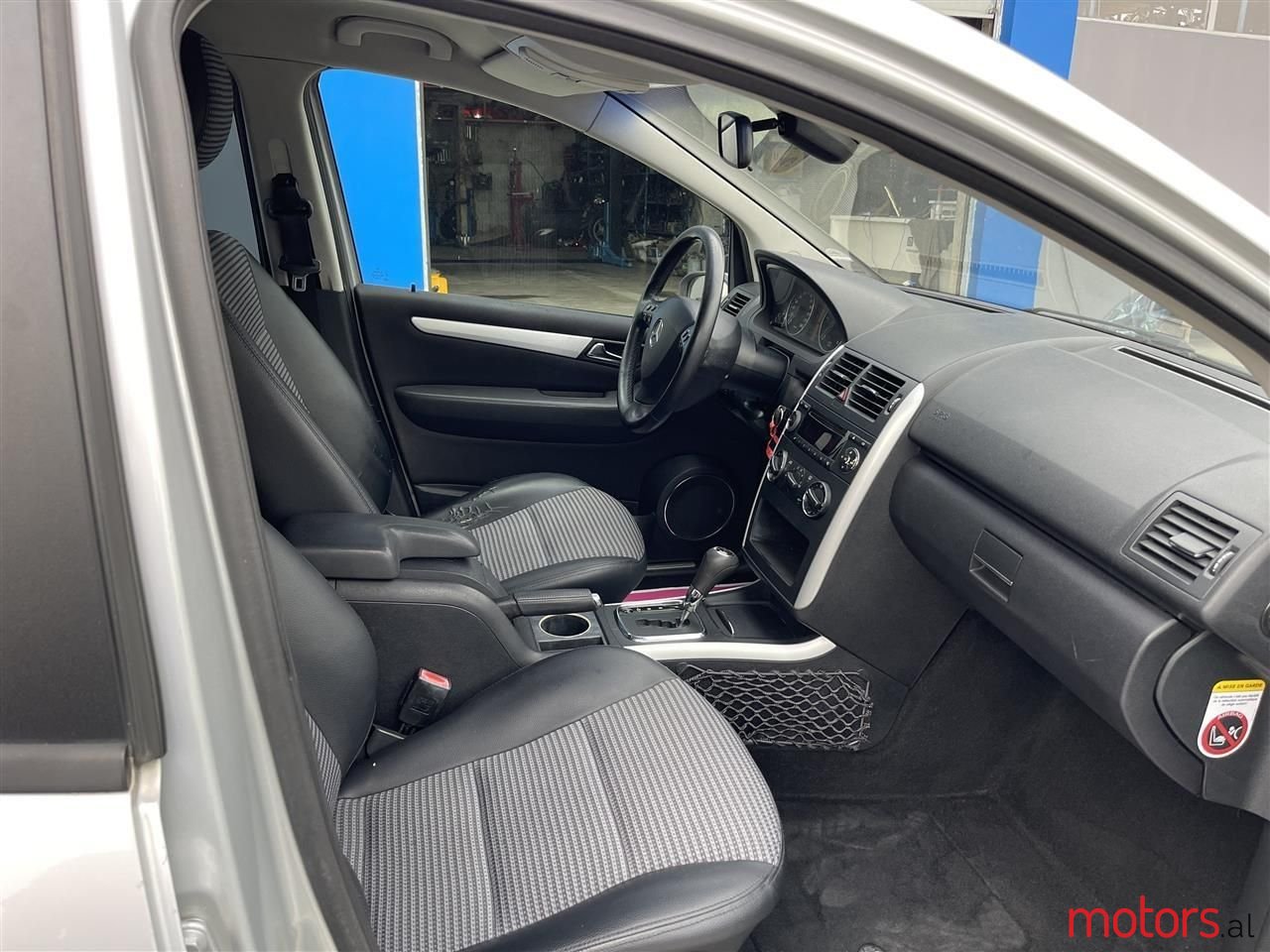 2006' Mercedes-Benz A 180 photo #2