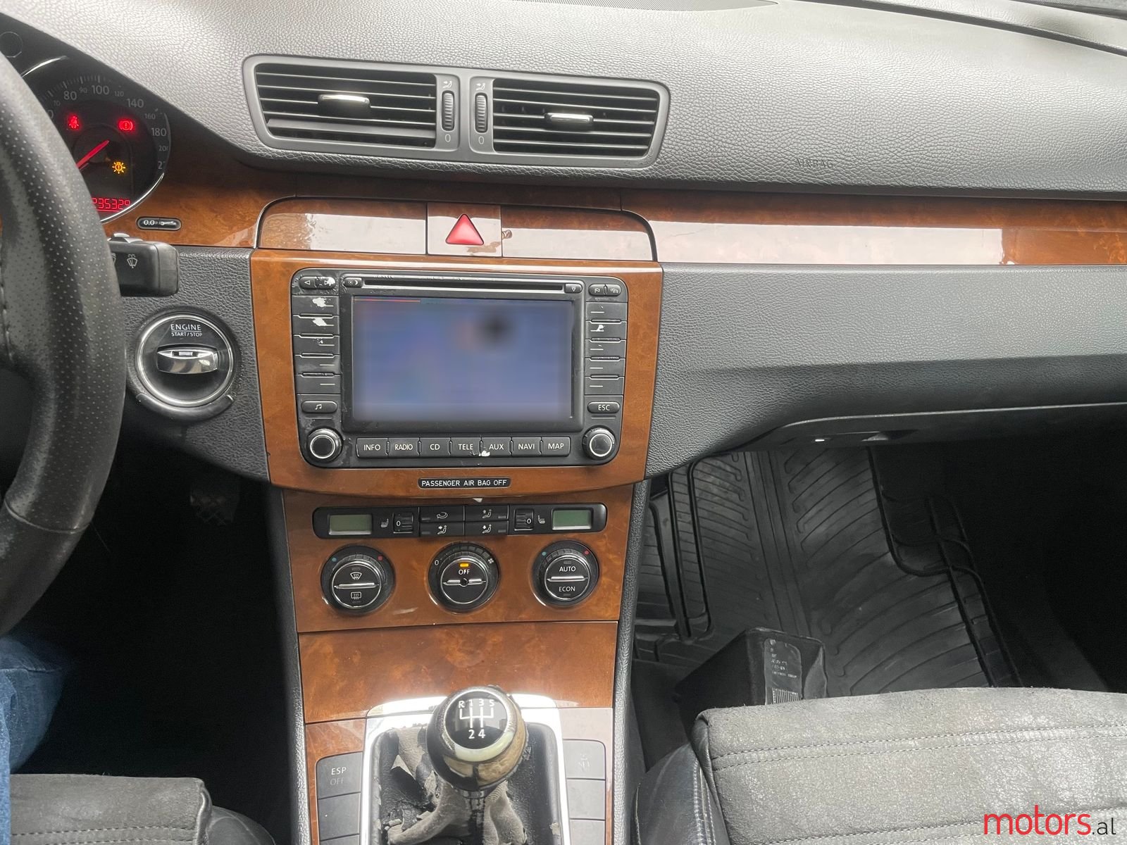 2006' Volkswagen Passat photo #3