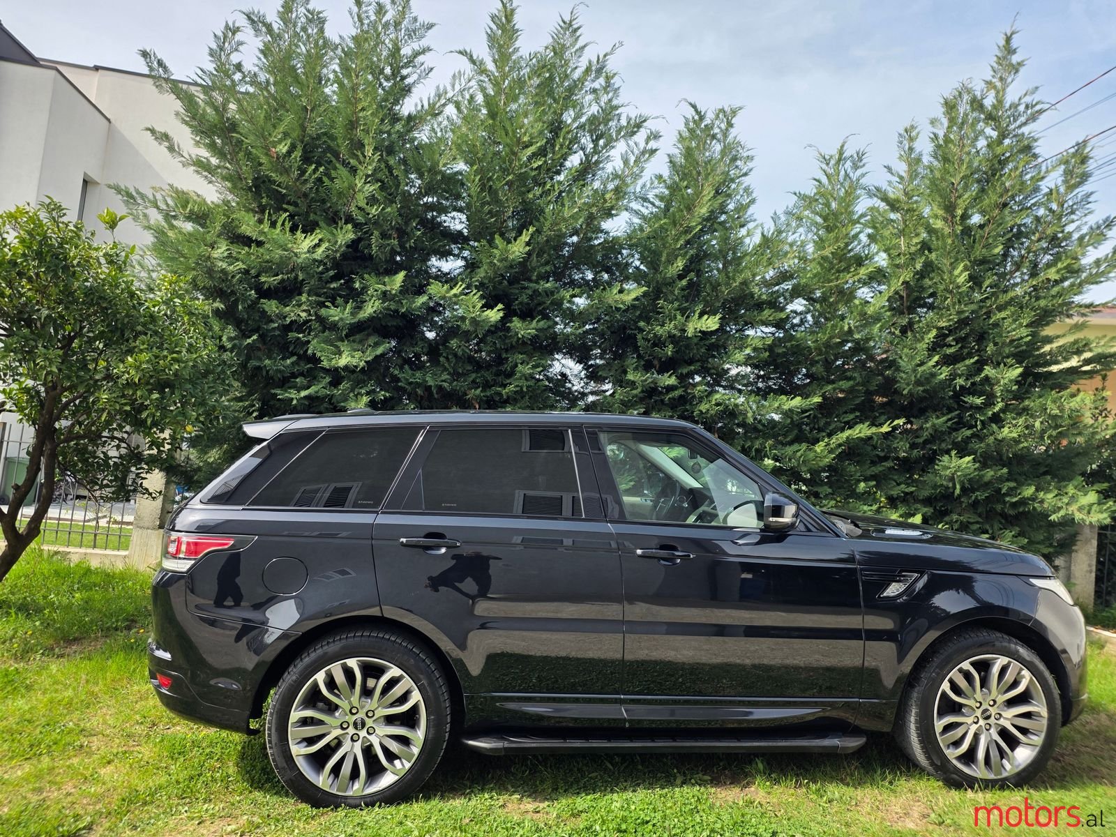 2016' Land Rover Range Rover Sport photo #1