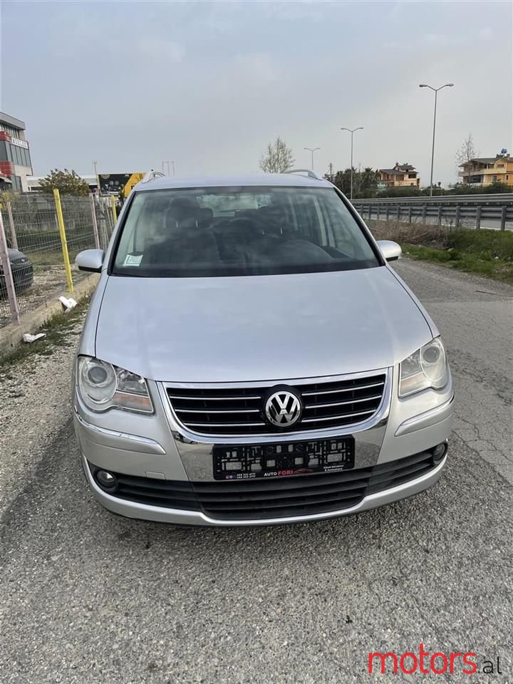 2007' Volkswagen Touran photo #5