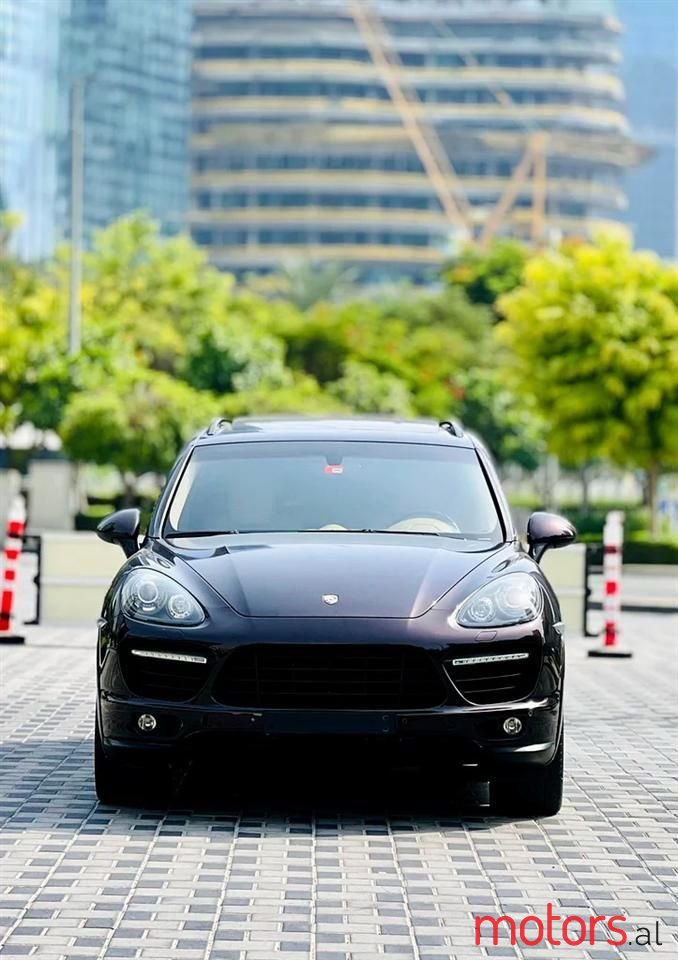 2014' Porsche Cayenne photo #2