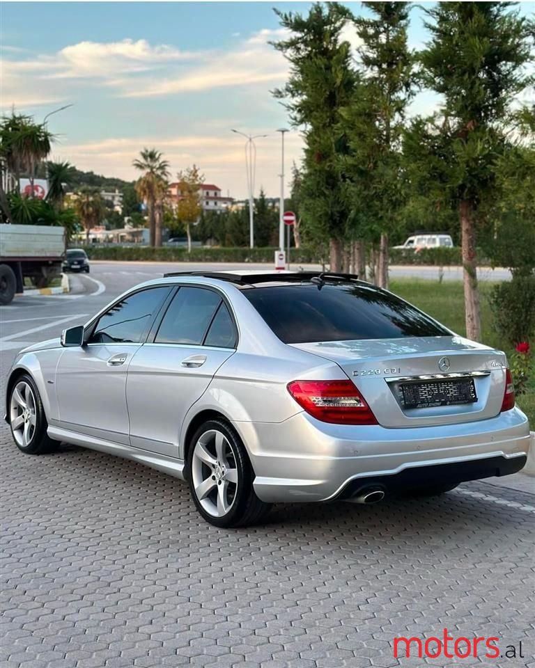 2014' Mercedes-Benz C 220 photo #3