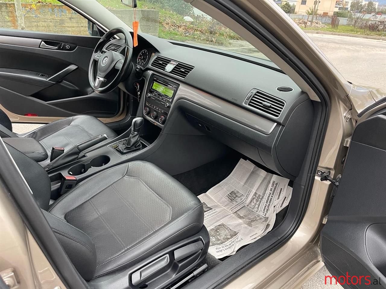 2015' Volkswagen Passat photo #4