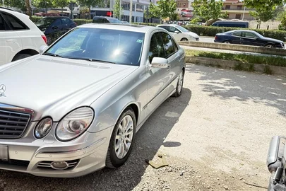 2007' Mercedes-Benz E 220
