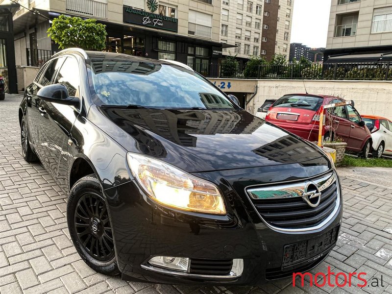 2011' Opel Insignia photo #4